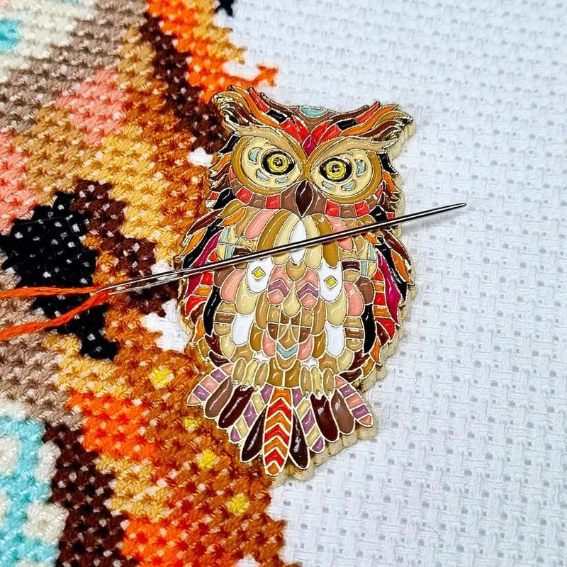 Mandala Owl Enamel Needle Minder