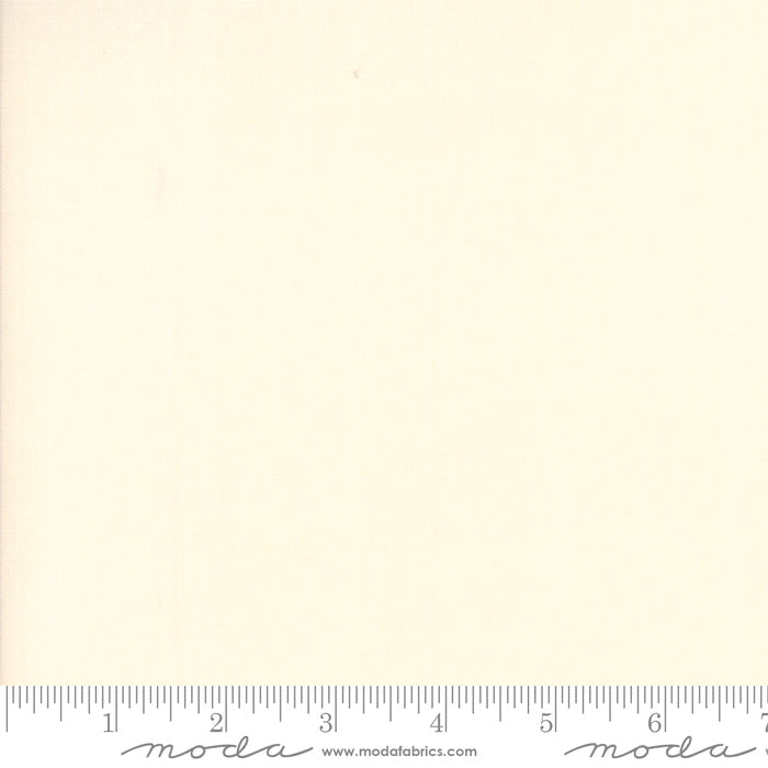 Bella Solids 9900-60 Ivory - Fat Quarter