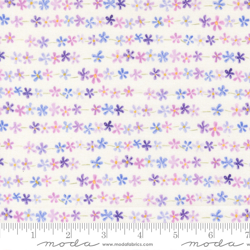 Delphinium 24655-11 Snowdrop Daisy Chain by Janet Clare for Moda