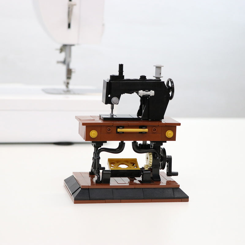 Sallie Tomato Vintage Sewing Machine Building Block Set Close Up Picture ST-BB-001