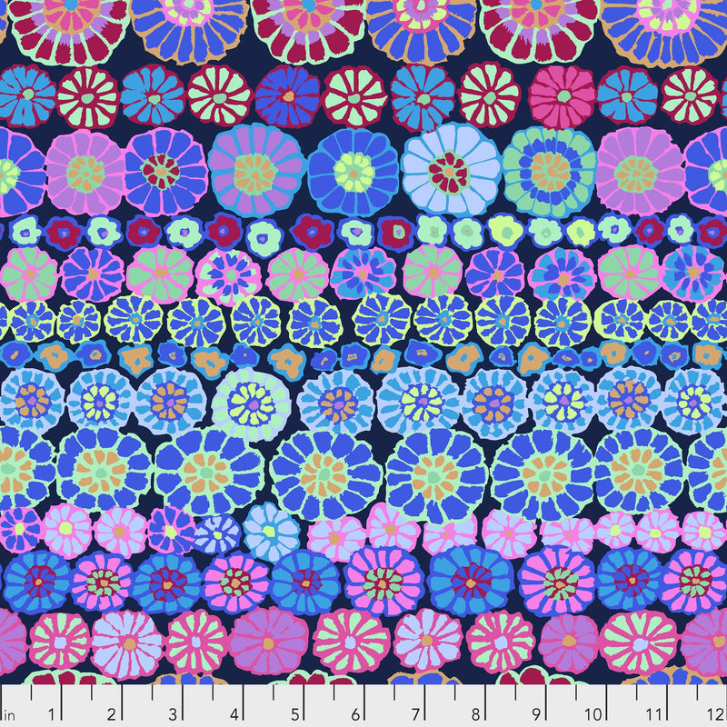 Row Flowers PWGP169.BLUEX - Fat Quarter