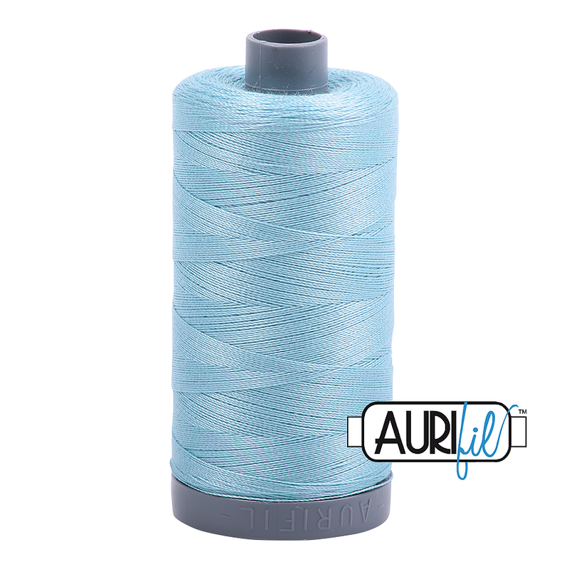 Aurifil Mako 28wt Cotton 750 m (820 yd.) spool - 2805 Light Grey Turquoise