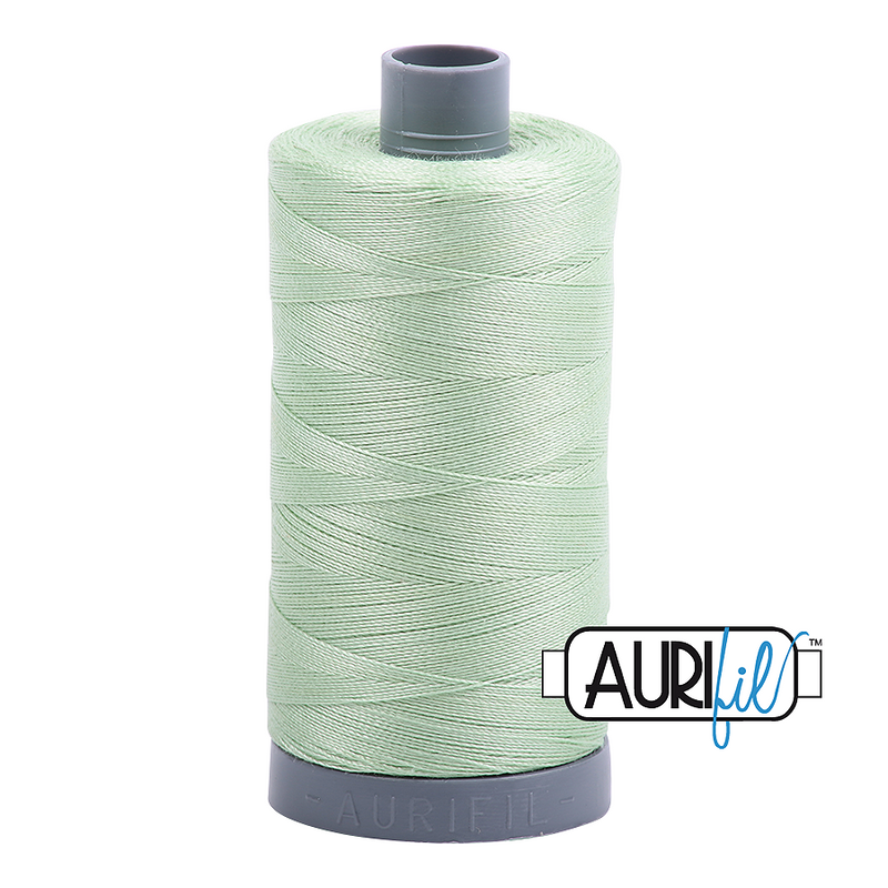 Aurifil Mako 28wt Cotton 750 m (820 yd.) spool - 2880 Pale Green
