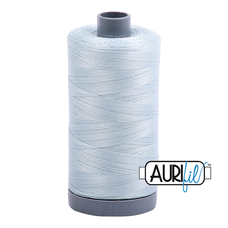 Aurifil Mako 28wt Cotton 750 m (820 yd.) spool - 5007 Light Grey Blue