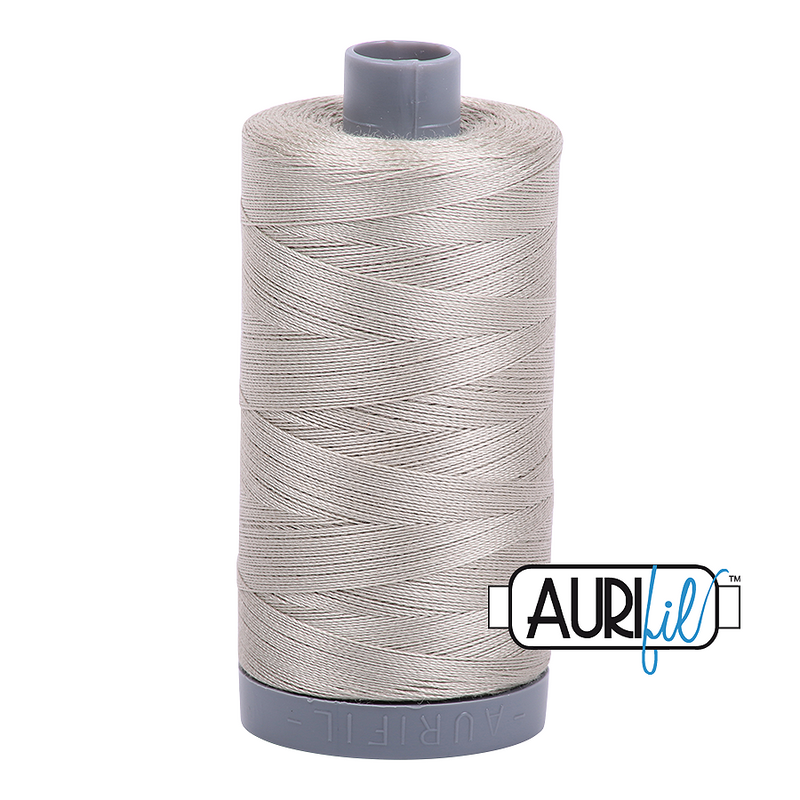 Aurifil Mako 28wt Cotton 750 m (820 yd.) spool - 5021 Light Grey