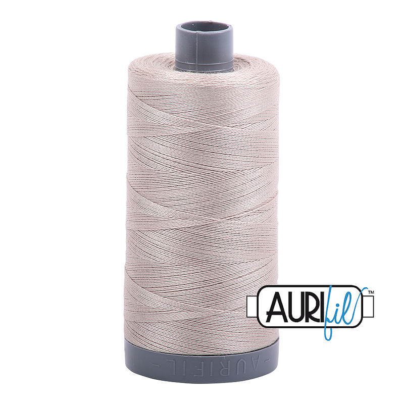 Aurifil Mako 28wt Cotton 750 m (820 yd.) spool - 6711 Pewter