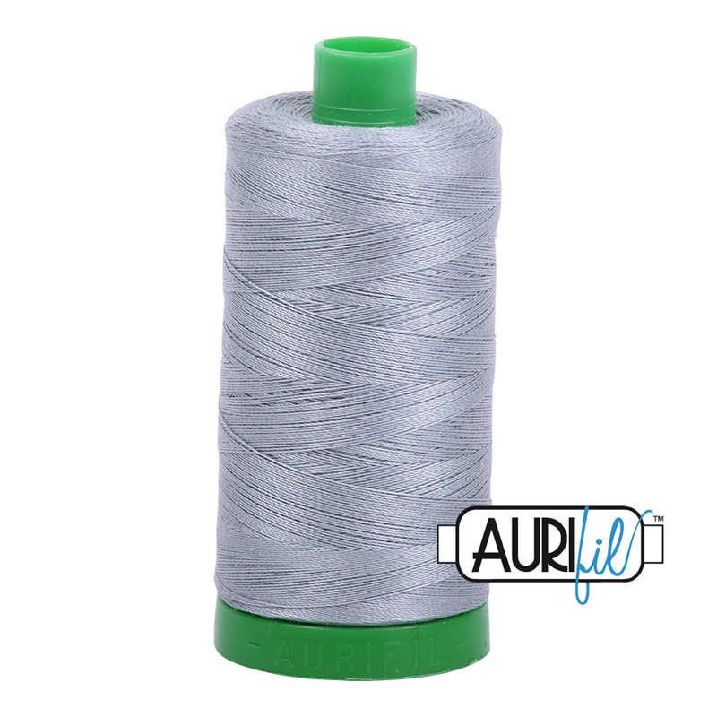 Aurifil Mako 40wt 2-ply Cotton 1000 m (1094 yd.) spool - 2610 Light Blue Grey