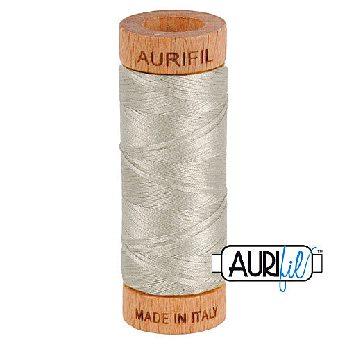 Aurifil Mako 80wt Cotton 274 m (300 yd.) spool - 5021 Light Grey