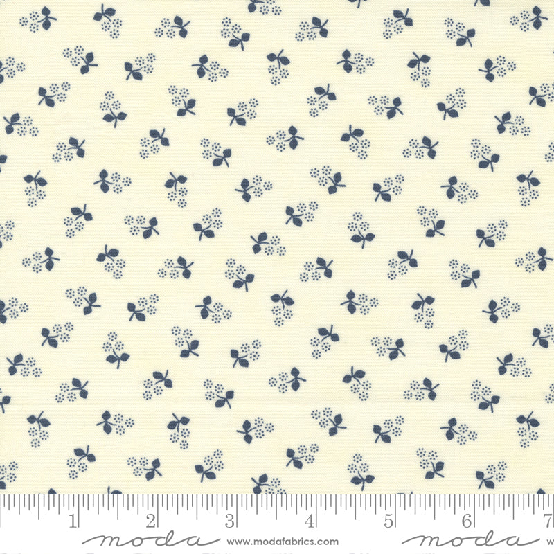 Garden Gatherings Shirtings 49172-13 Hydrangea by Primitive Gatherings for Moda