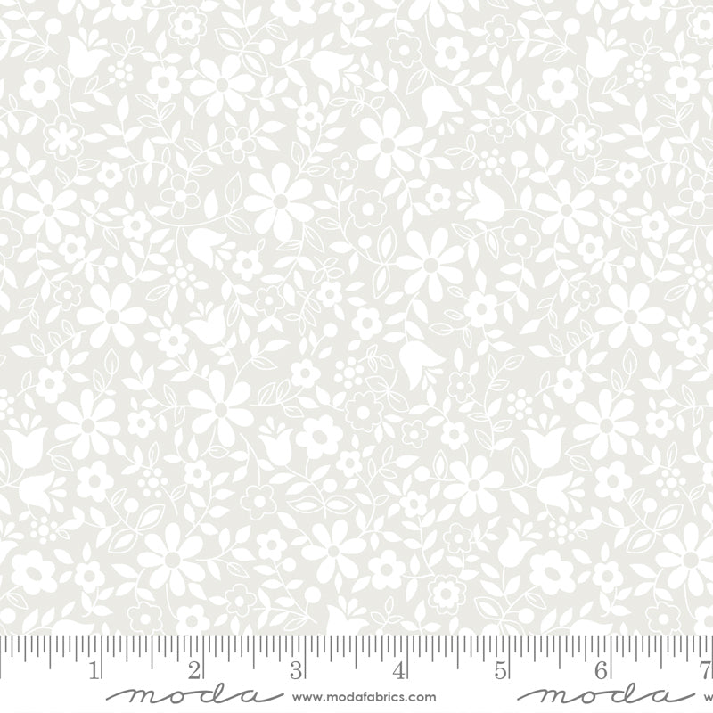 Whispers 33557-15 Feather Flower Patch Studio M for Moda